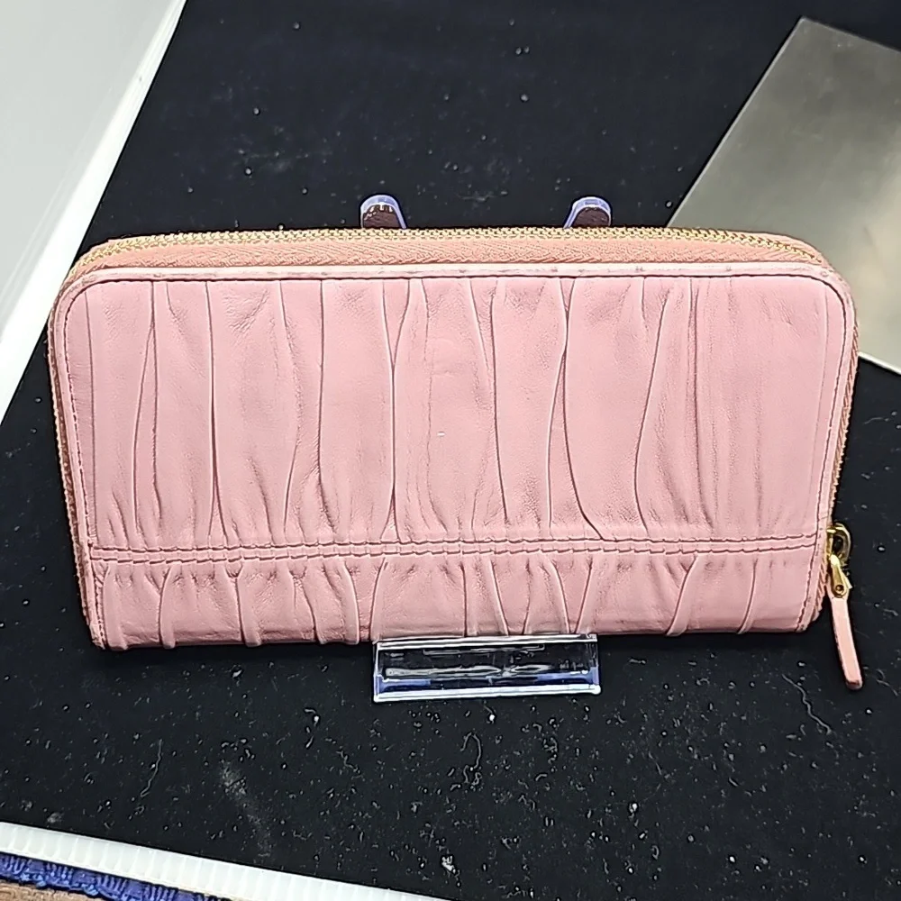 Prada Nappa Gaufre Round Zipper Long Wallet Pink - Picture 3 of 6